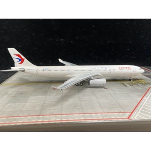 China Eastern 中国东方航空 Airbus A330-300 B-6119 2014s colors. With rolling gears. AC4B6119 AeroClassics 1:400
