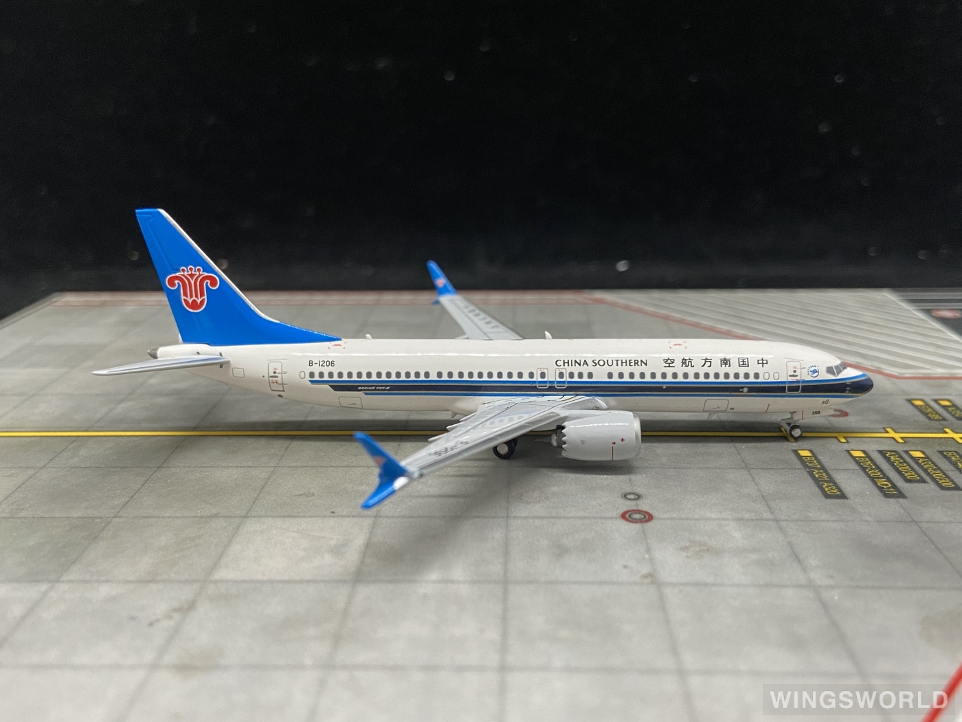 Pandamodel 1:400 PM-B-1206 China Southern 中国南方航空 Boeing 737 MAX 8 B-1206