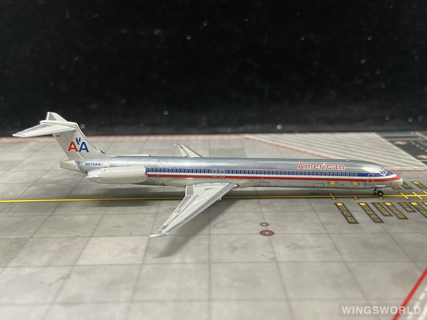 Geminijets 1:400 GJAAL547 American Airlines 美国航空 McDonnell Douglas MD-82 N573AA