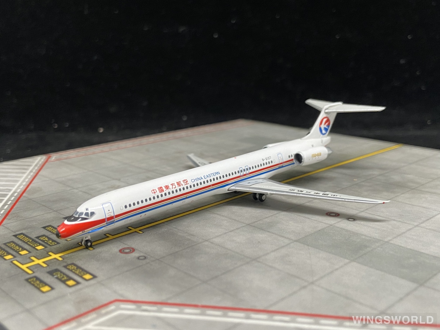 Geminijets 1:400 GJCES1372 China Eastern 中国东方航空 McDonnell Douglas MD-82 B-2127