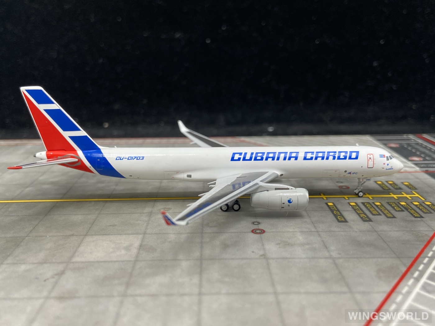 NGmodels 1:400 NG40013 Cubana 古巴航空 Tupolev Tu-204 CU-C1703