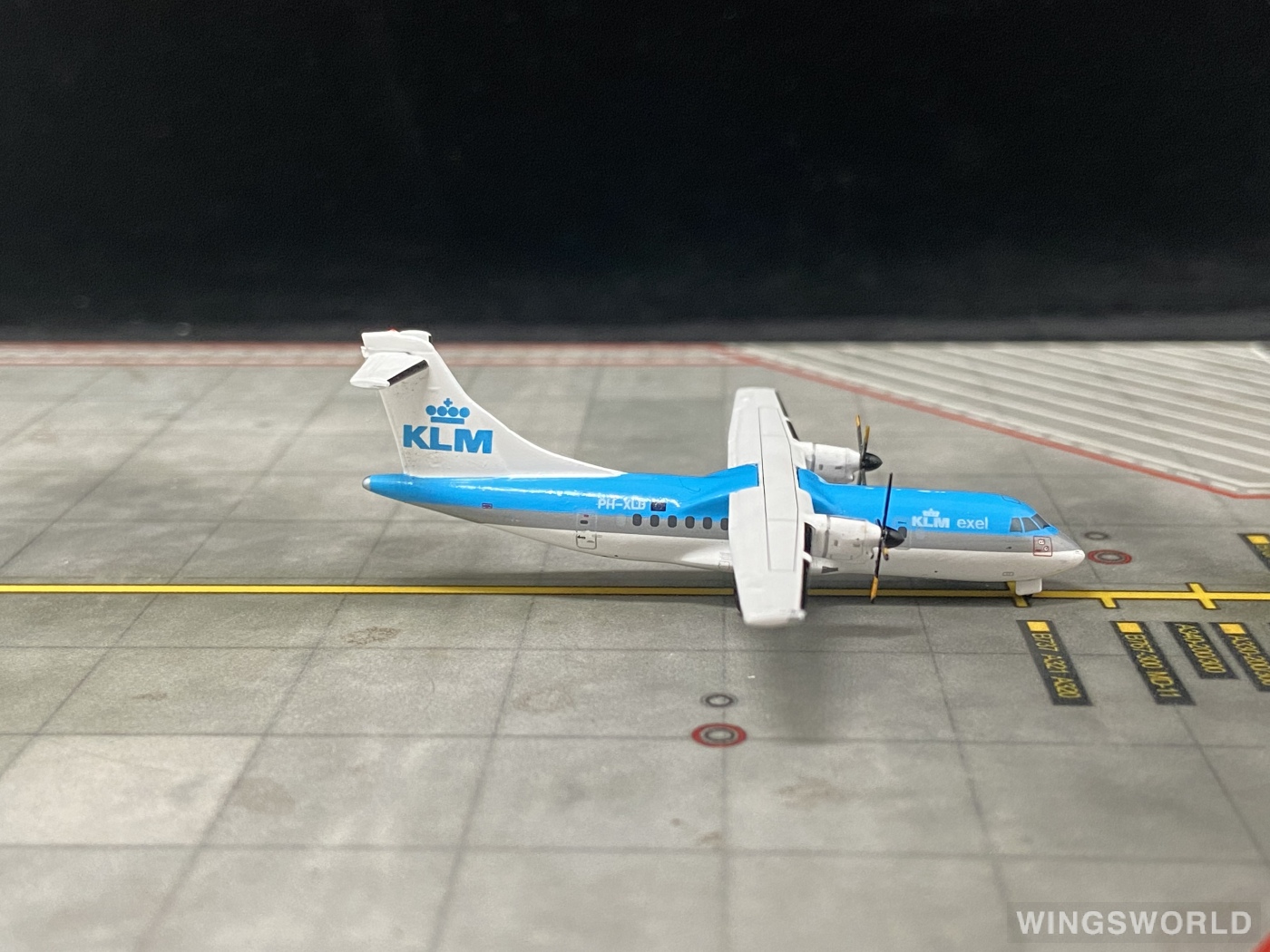JC Wings 1:400 XX40004 KLM 荷兰皇家航空 ATR 42 PH-XLD