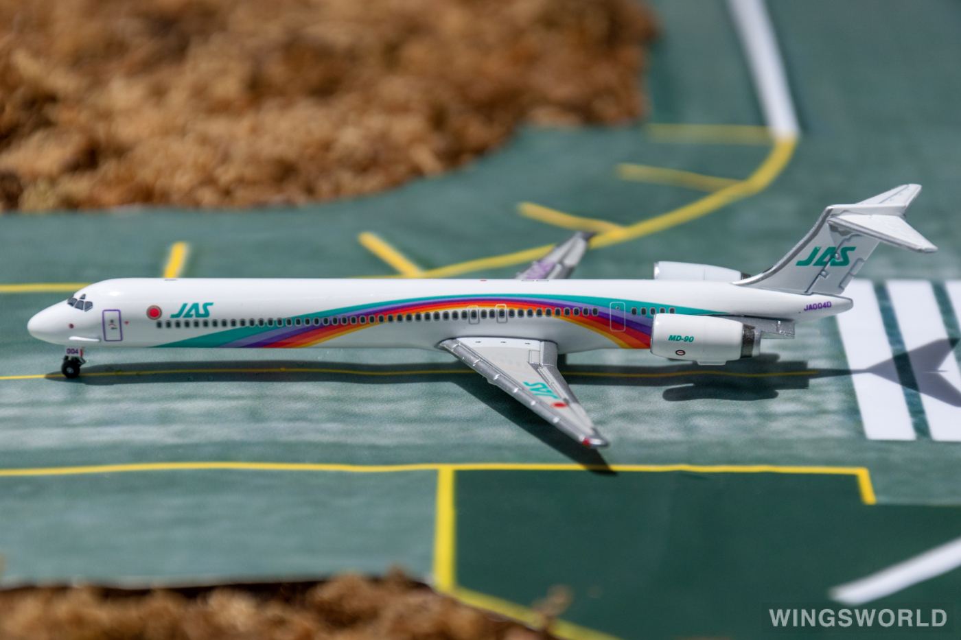 DeAGOSTINI 1:400 79-2 JAS 日本佳速航空 McDonnell Douglas MD-90 JA004D