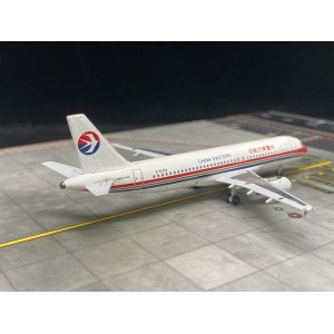 China Eastern 中国东方航空 Airbus A320 B-6259 1990s colors. With rolling gears. ACB6259 AeroClassics 1:400