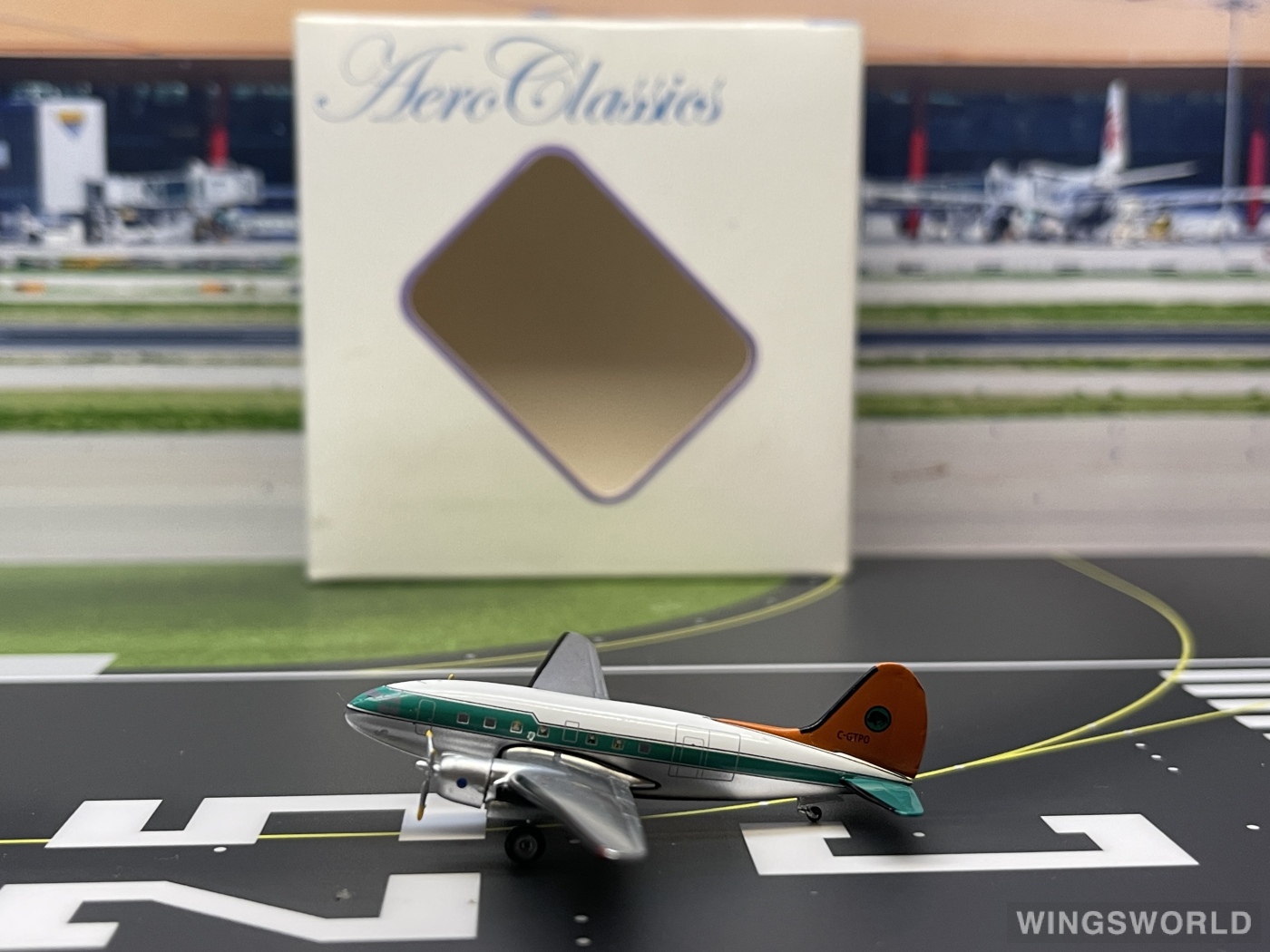 AeroClassics 1:400 AC411007 Buffalo Airways 水牛航空 Curtiss C-46 Commando C-GTPO