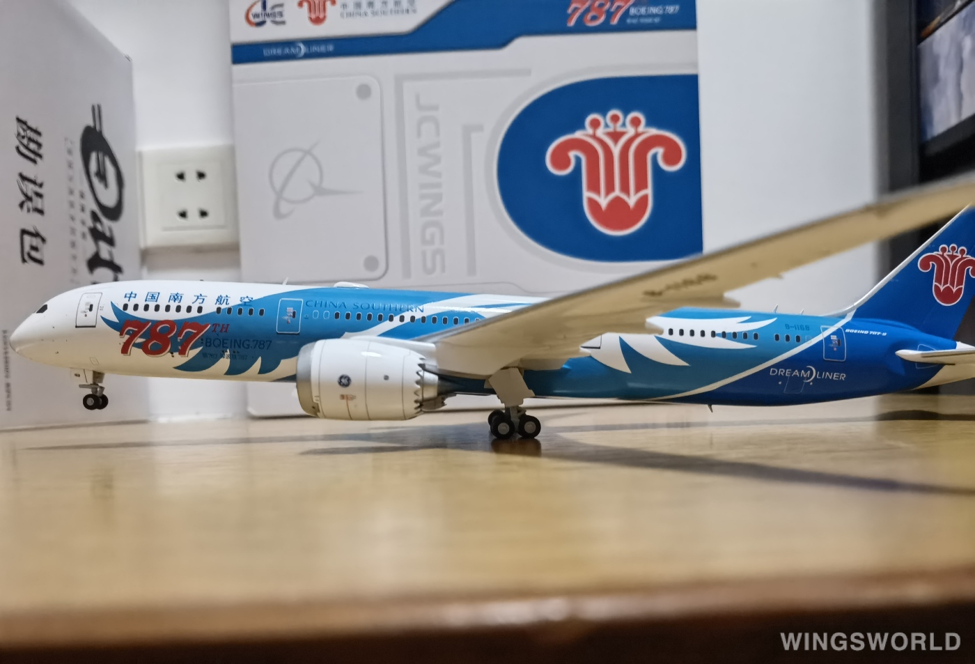 JC Wings 1:200 LH2127 China Southern 中国南方航空 Boeing 787-9 B-1168