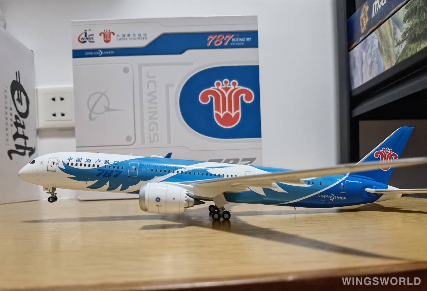 JC Wings 1:200 LH2126 China Southern 中国南方航空 Boeing 787-9 B-1242