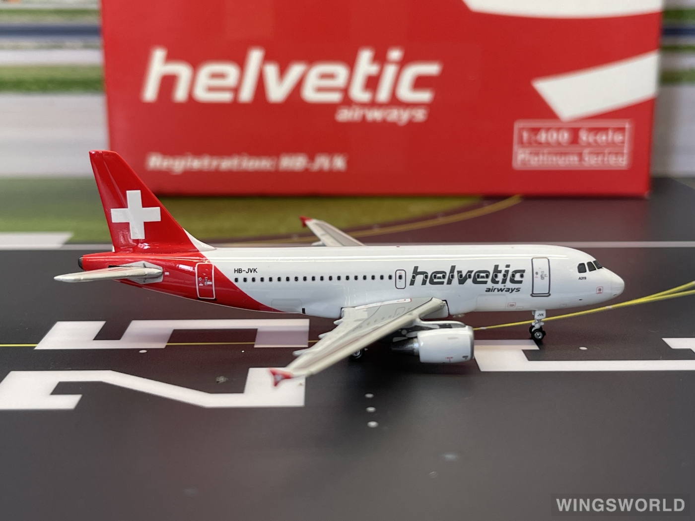 Phoenix 1:400 PH10815 Helvetic Airways 海尔维航空 Airbus A319 HB-JVK
