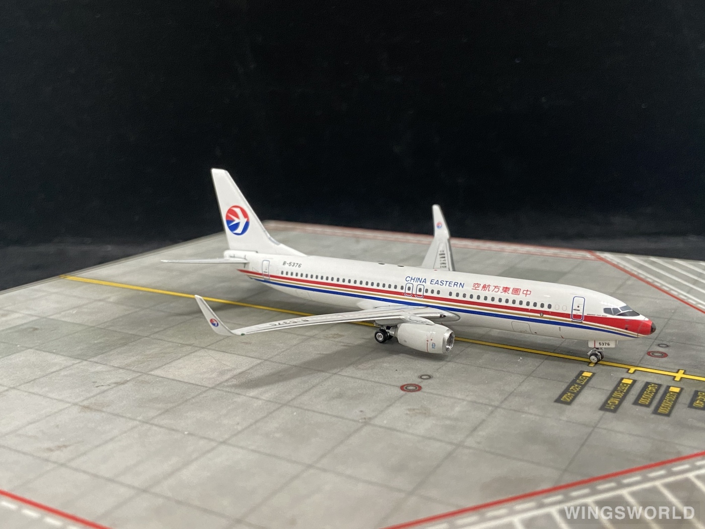 Phoenix 1:400 PH10595 China Eastern 中国东方航空 Boeing 737-800 B-5376