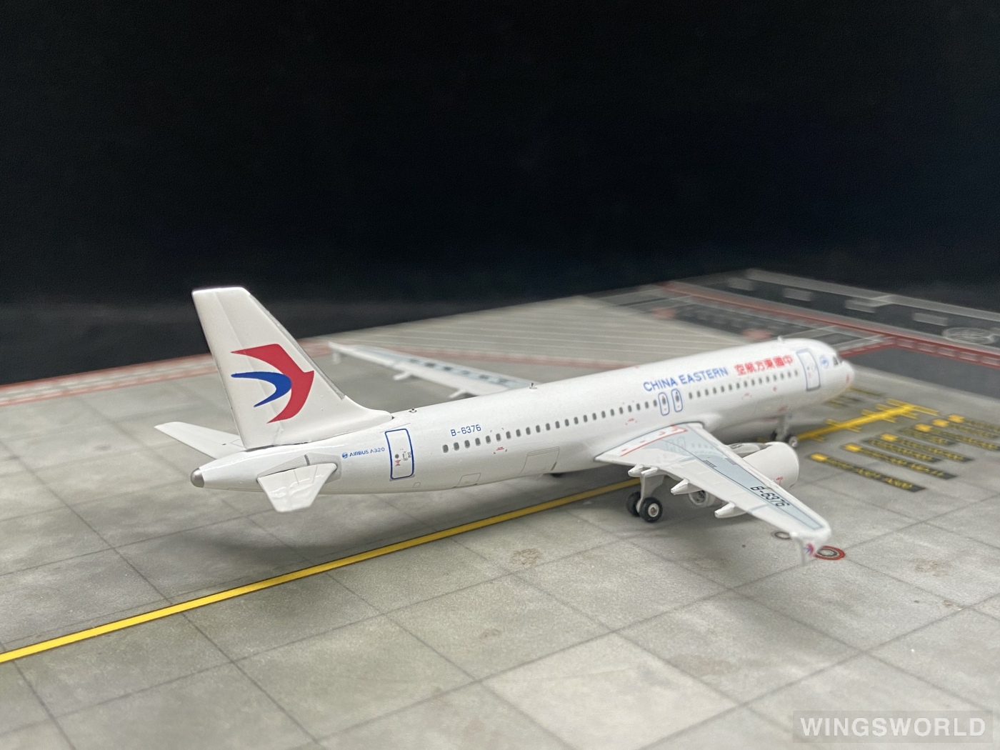 Phoenix 1:400 PH11077 China Eastern 中国东方航空 Airbus A320 B-6376