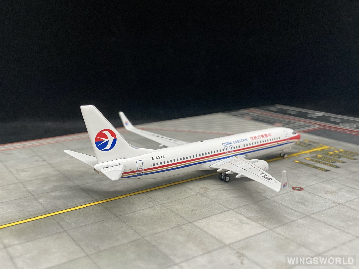 Phoenix 1:400 PH10595 China Eastern 中国东方航空 Boeing 737-800 B-5376