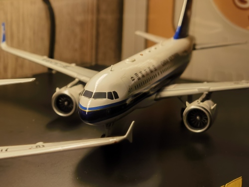 China Southern 中国南方航空 Airbus A319neo B-328A  AV2076 Aviation200 1:200