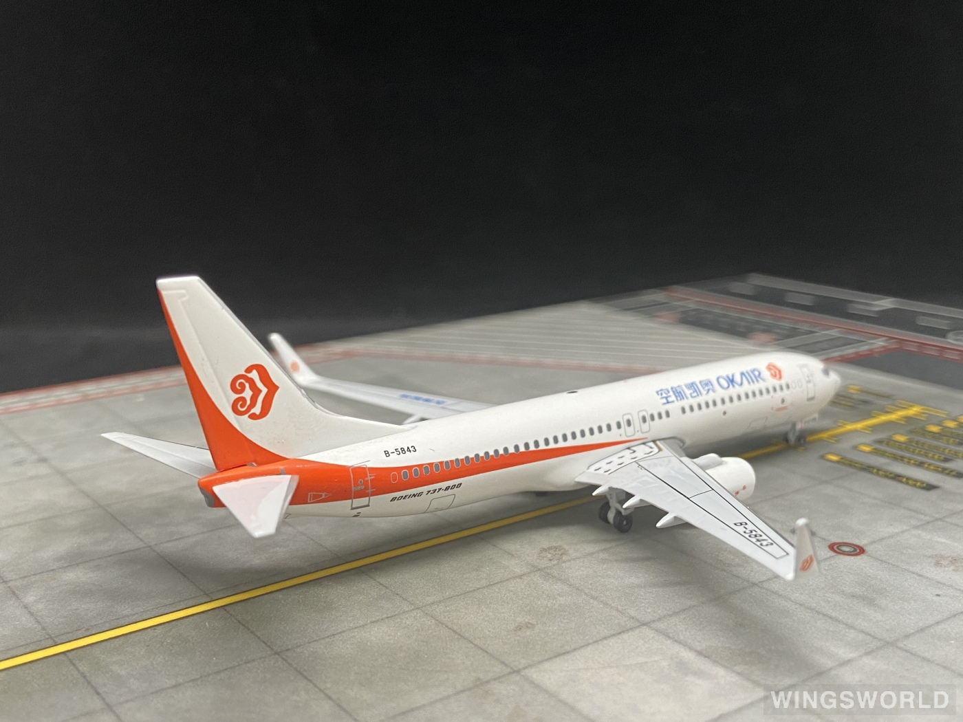 Skywings 1:400 037 Okay Airways 奥凯航空 Boeing 737-800 B-5843
