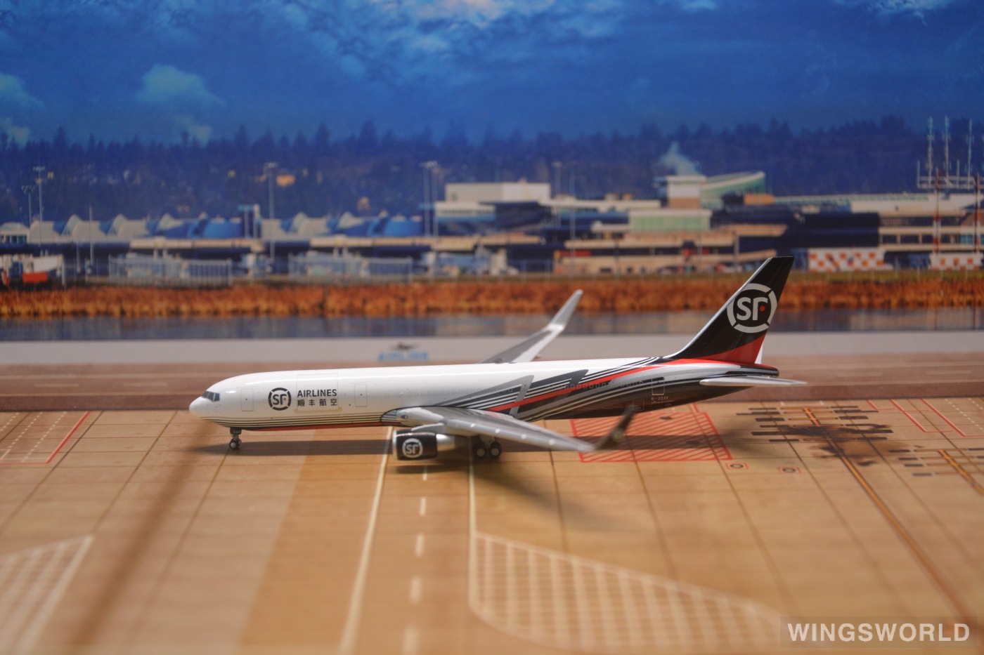 Tiny 微影 1:400 ATC40006 SF Airlines 顺丰航空 Boeing 767-300 B-20AV