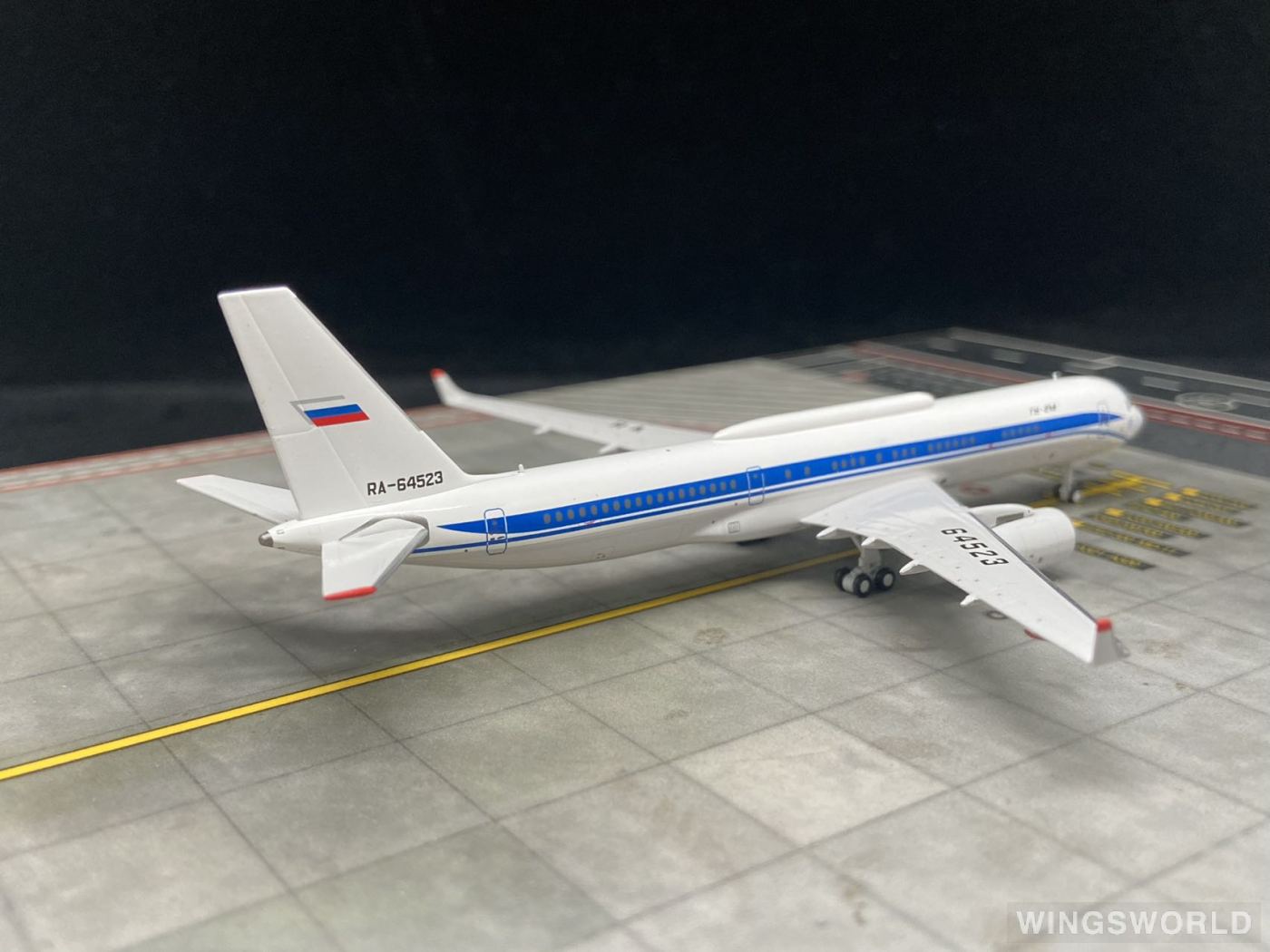 Pandamodel 1:400 52314 Russian Air Force 俄罗斯空军 Tupolev Tu-204 RA-64523