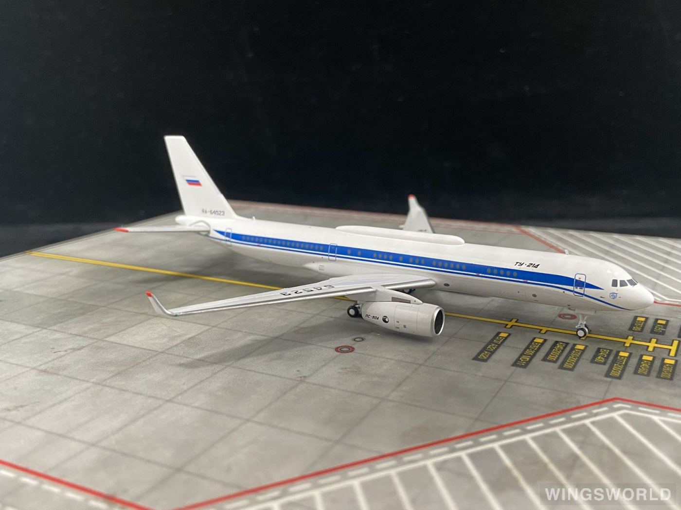 Pandamodel 1:400 52314 Russian Air Force 俄罗斯空军 Tupolev Tu-204 RA-64523