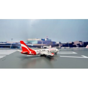 AirAsia 亚洲航空 Boeing 737-300 9M-AAN Bullhorn Buffalo Can Fly PH10015 Phoenix 1:400