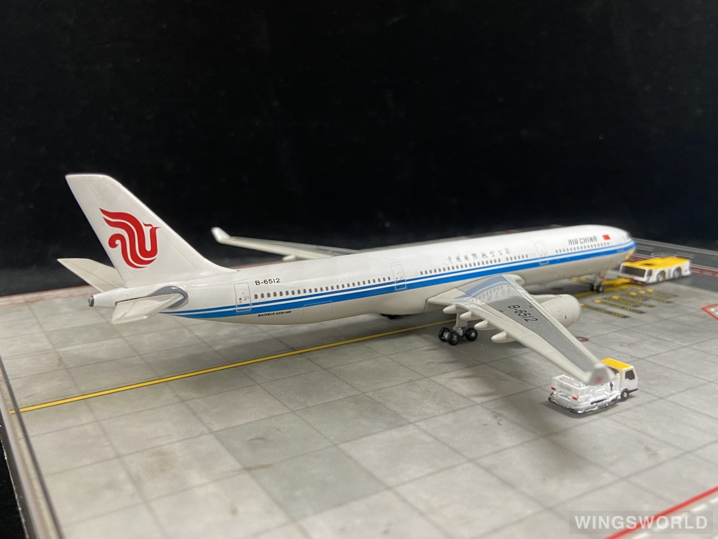 Phoenix 1:400 PH10410 Air China 中国国际航空 Airbus A330-300 B-6512