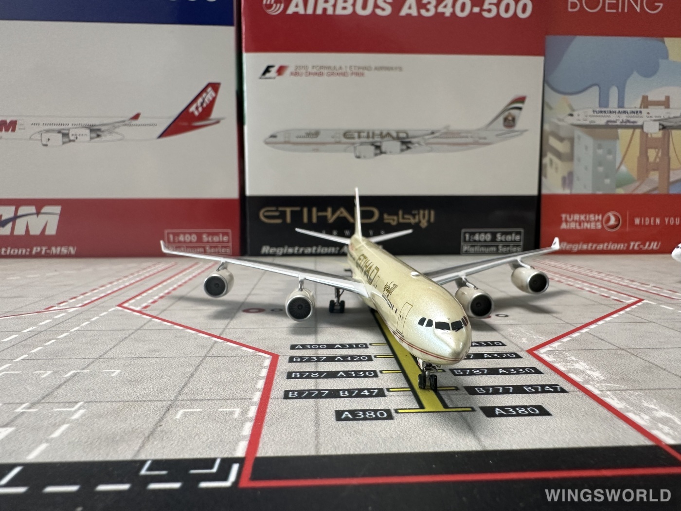 Phoenix 1:400 PH10465 Etihad Airways 阿提哈德航空 Airbus A340-500 A6-EHD