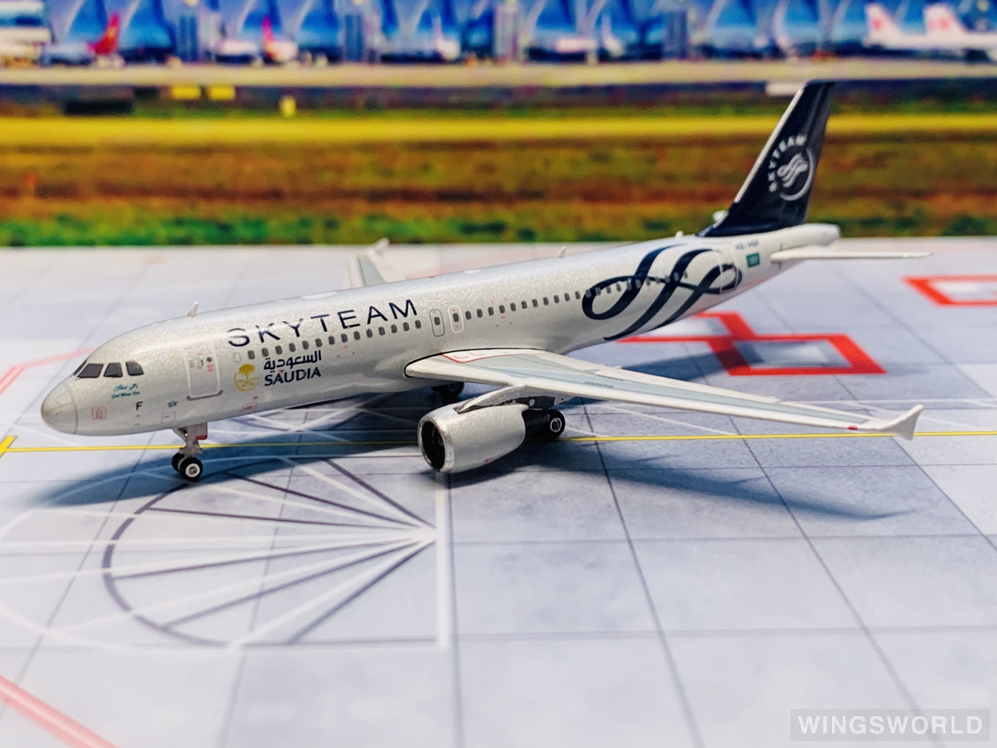 Phoenix 1:400 PH10866 Saudia 沙特阿拉伯航空 Airbus A320 HZ-ASF