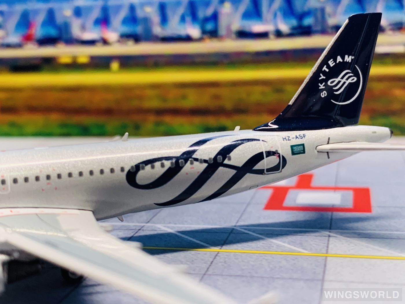 Phoenix 1:400 PH10866 Saudia 沙特阿拉伯航空 Airbus A320 HZ-ASF