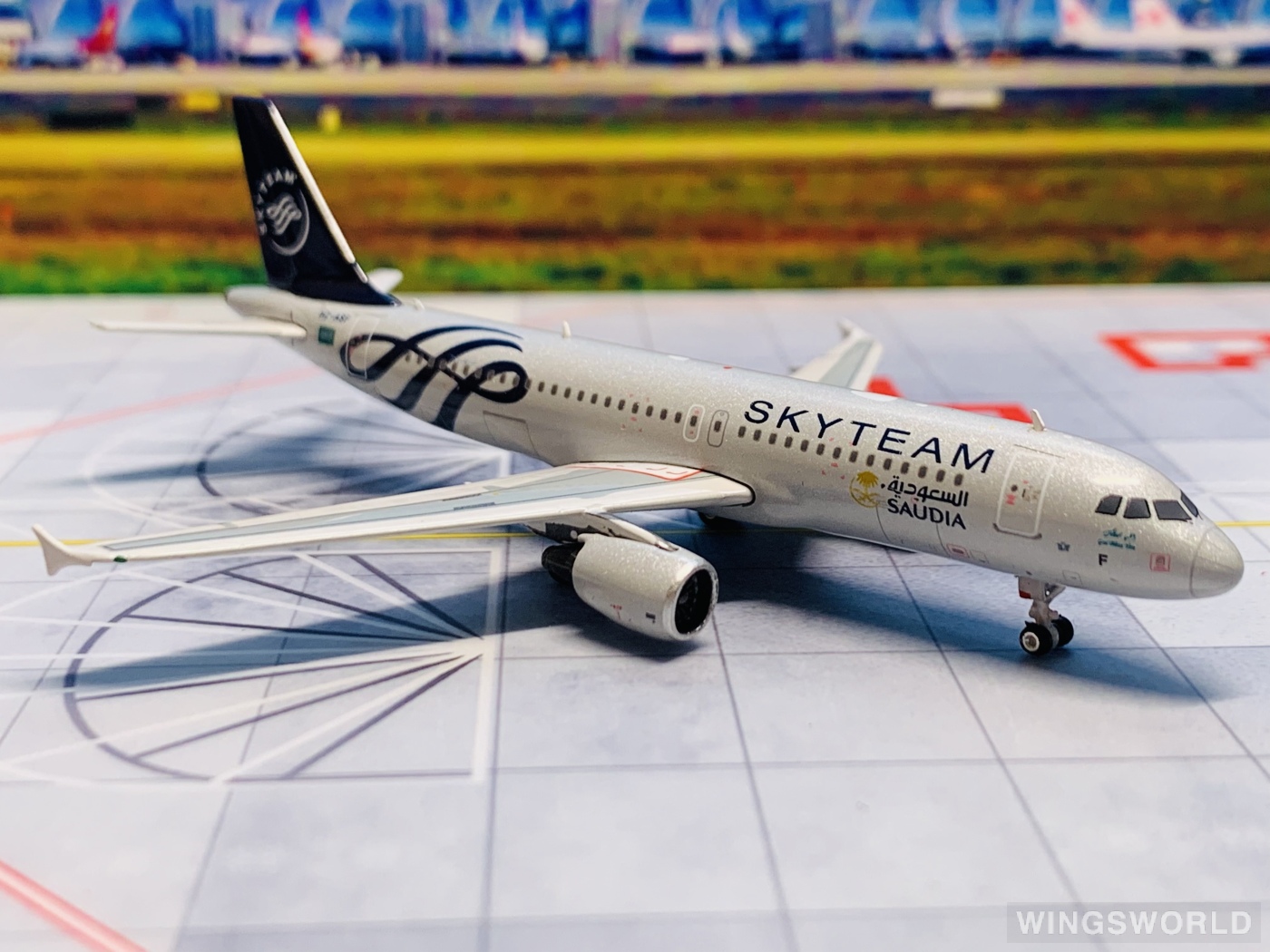 Phoenix 1:400 PH10866 Saudia 沙特阿拉伯航空 Airbus A320 HZ-ASF