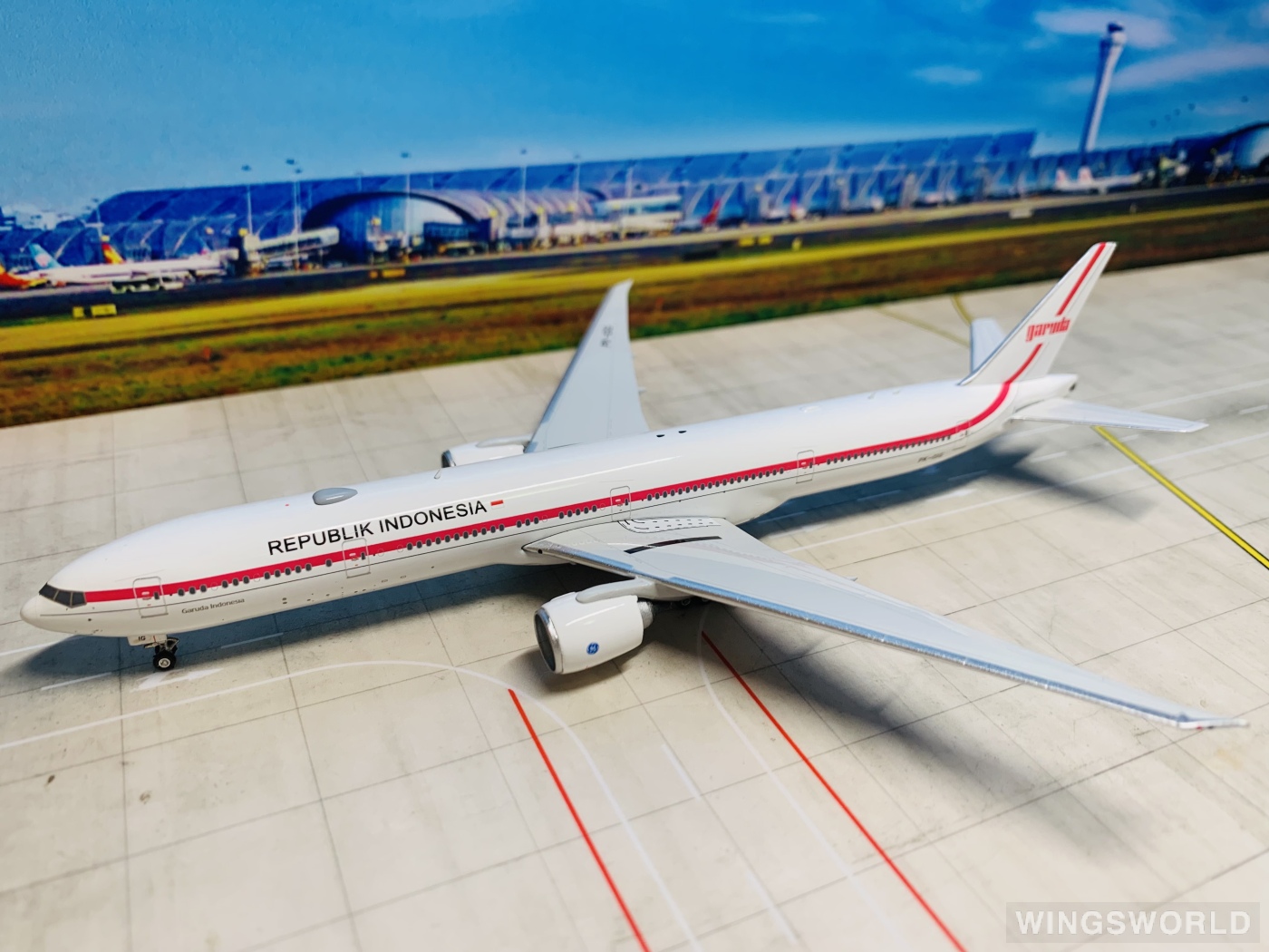 Phoenix 1:400 PH11646 Garuda Indonesia 印度尼西亚鹰航 Boeing 777-300ER PK-GIG