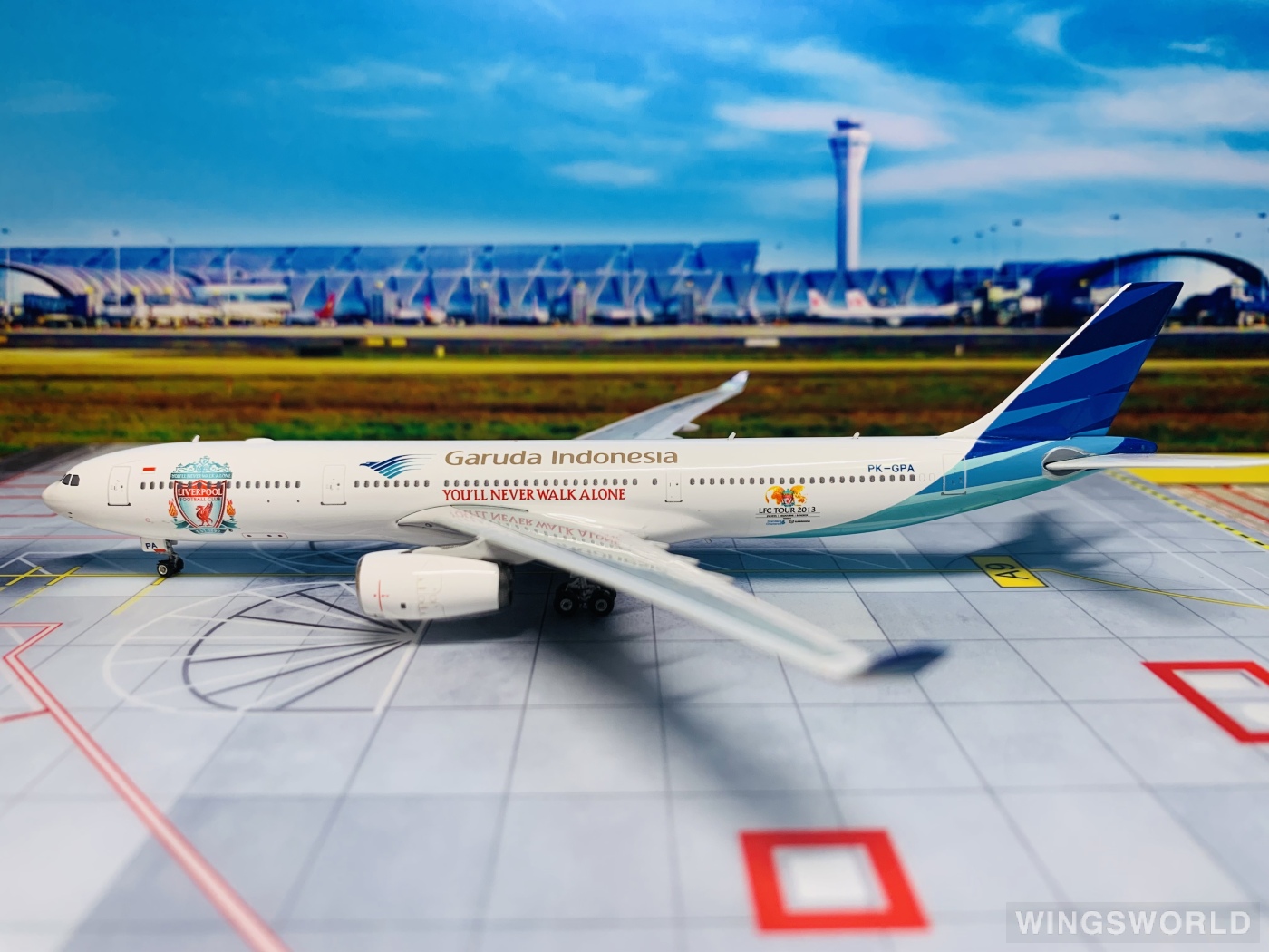 Phoenix 1:400 PH10813 Garuda Indonesia 印度尼西亚鹰航 Airbus A330-300 PK-GPA