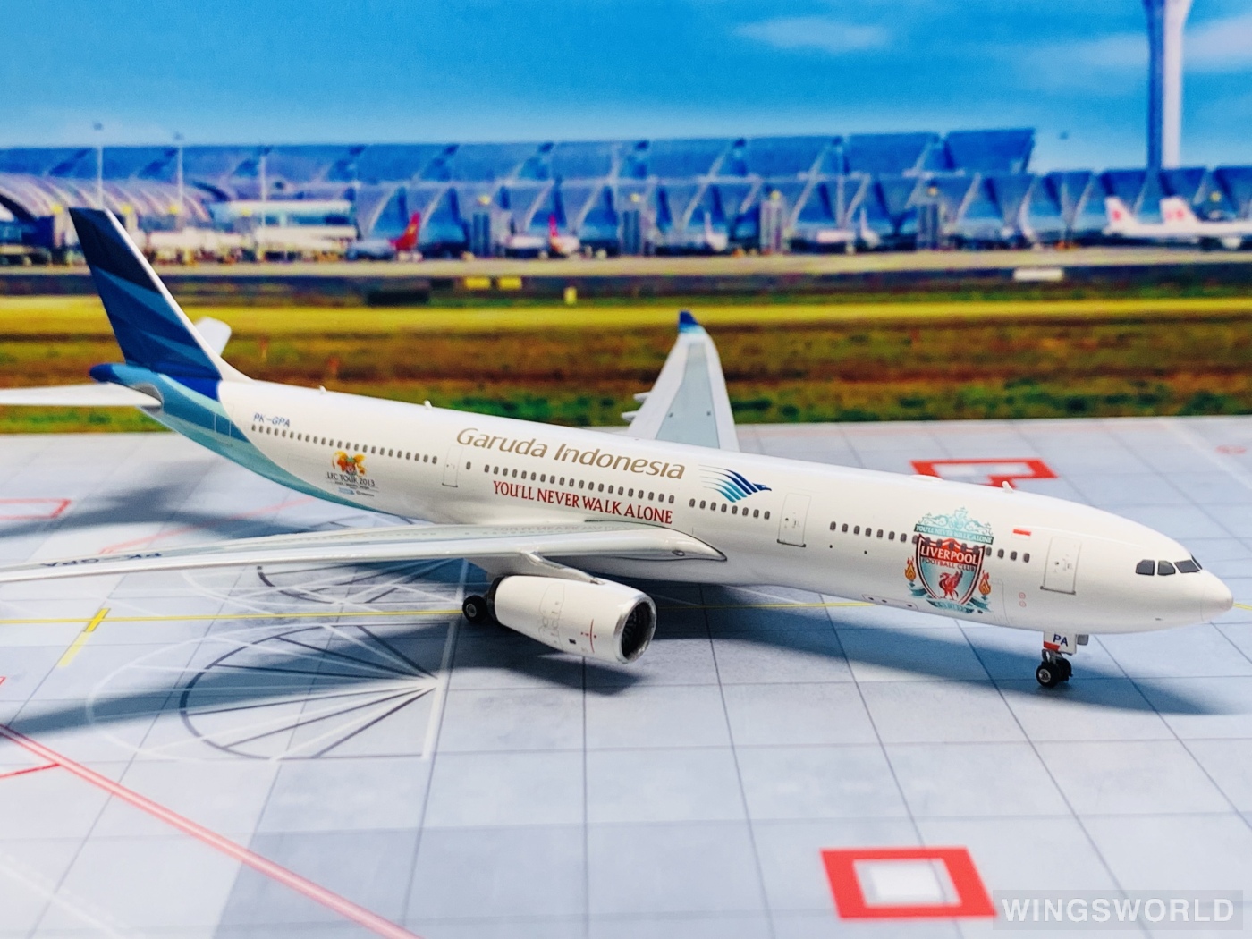 Phoenix 1:400 PH10813 Garuda Indonesia 印度尼西亚鹰航 Airbus A330-300 PK-GPA