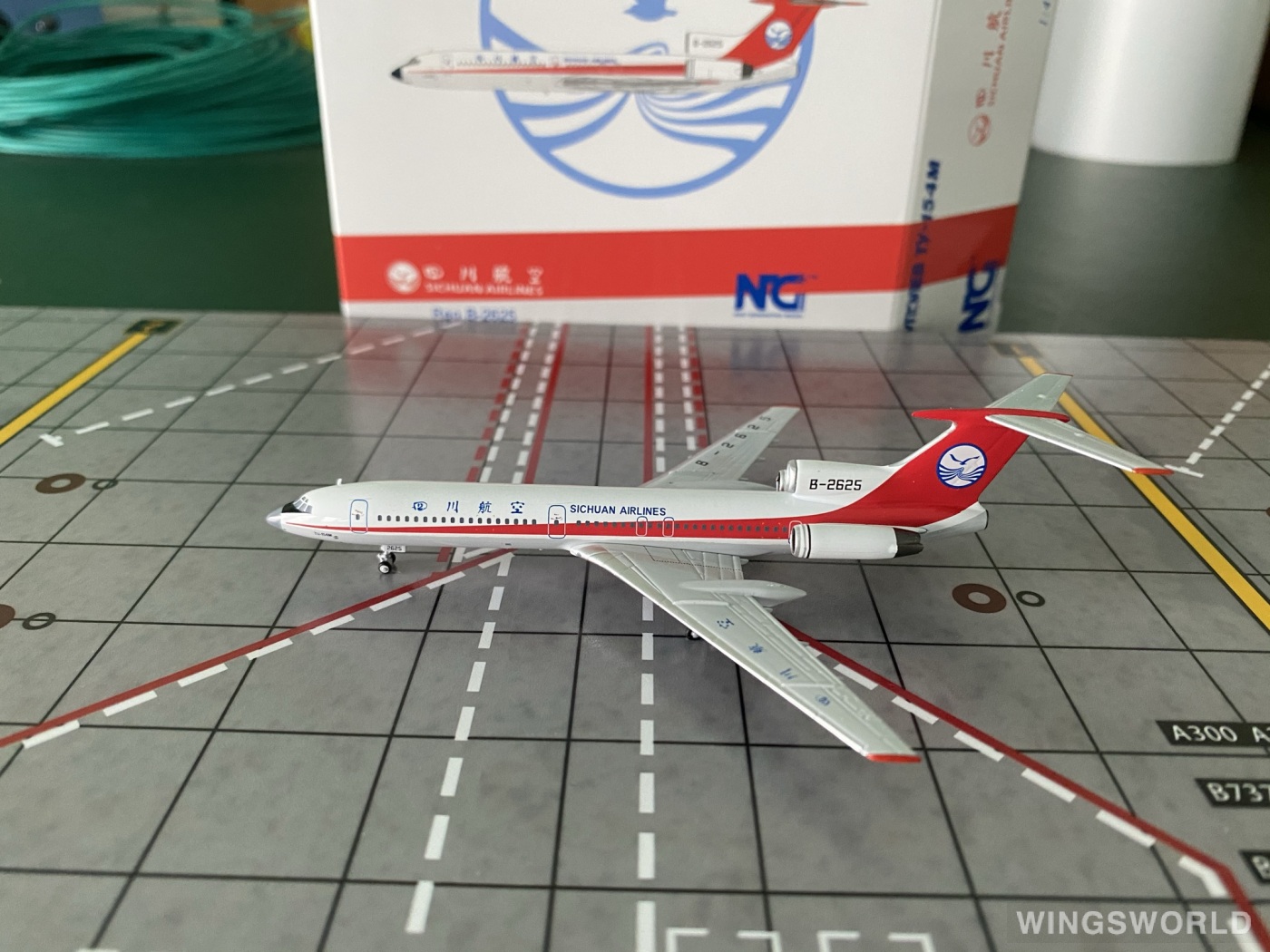 NGmodels 1:400 NG54007 Sichuan Airlines 四川航空 Tupolev Tu-154 B-2625