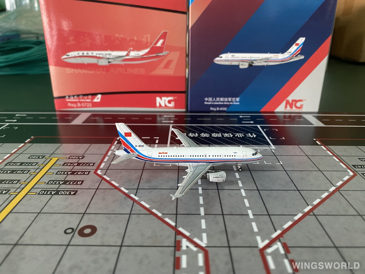 NGmodels 1:400 NG49021 PLAAF 中国空军 Airbus A319 B-4092