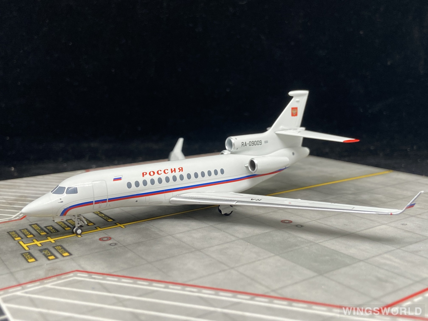 NGmodels 1:200 NG71012 Rossiya Special Flight Detachment Dassault Falcon 7X RA-09009