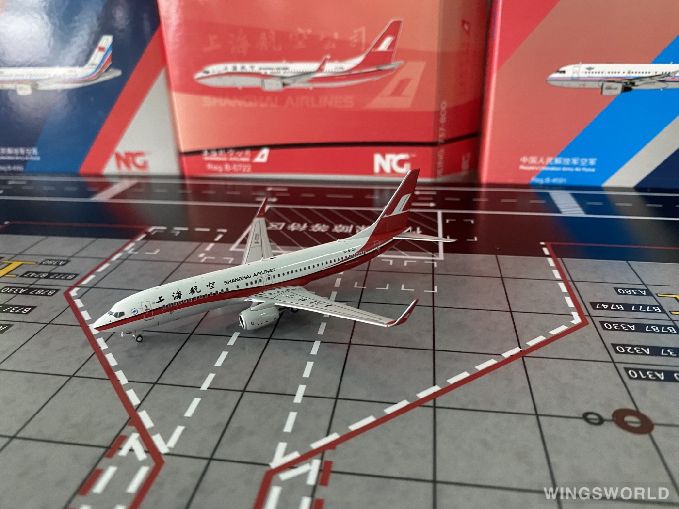 NGmodels 1:400 NG58180 Shanghai Airlines 上海航空 Boeing 737-800 B-5722