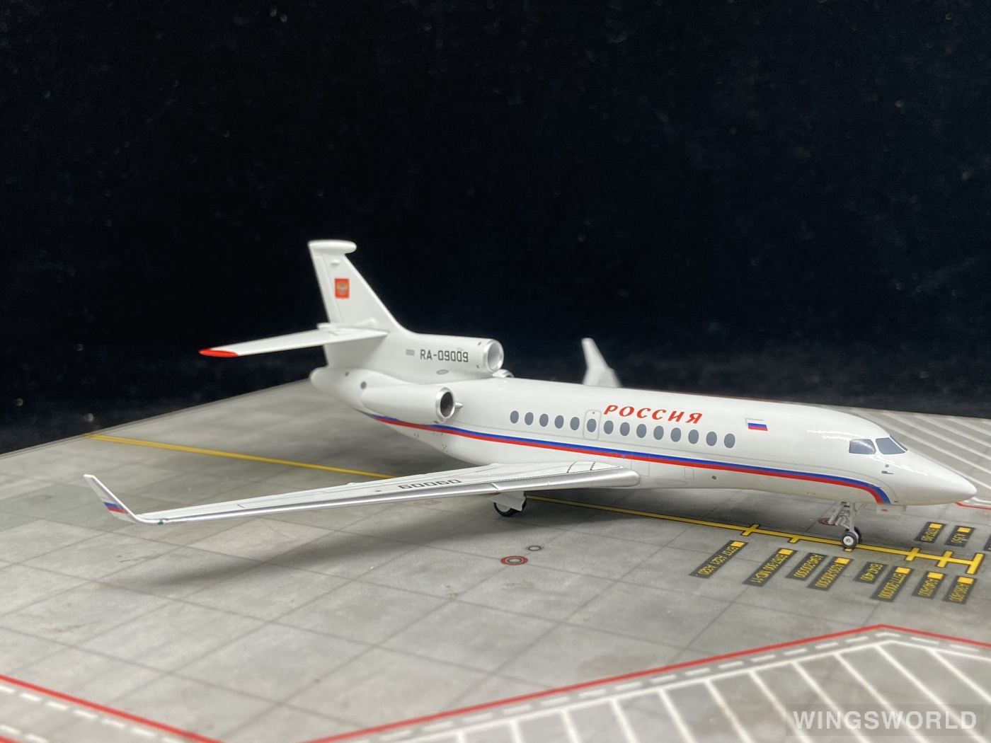 NGmodels 1:200 NG71012 Rossiya Special Flight Detachment Dassault Falcon 7X RA-09009