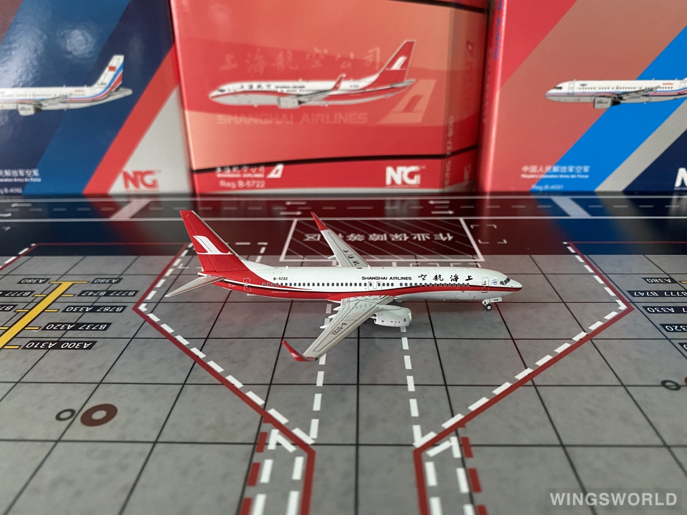 NGmodels 1:400 NG58180 Shanghai Airlines 上海航空 Boeing 737-800 B-5722