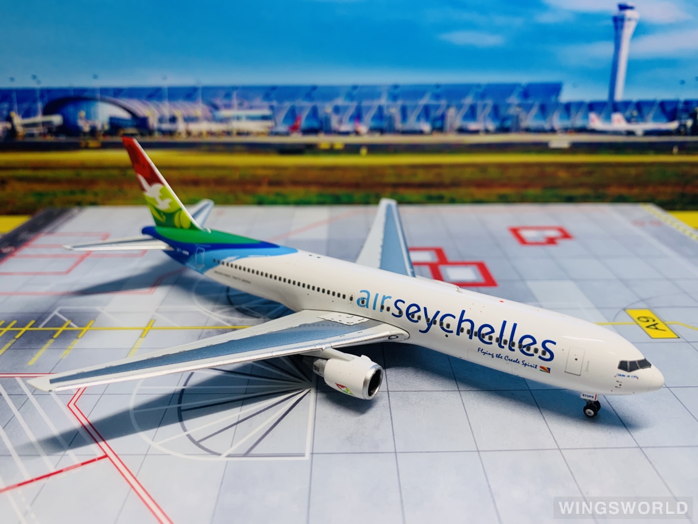 Phoenix 1:400 PH11817 Air Seychelles 塞舌尔航空 Boeing 767-300ER S7-AHM