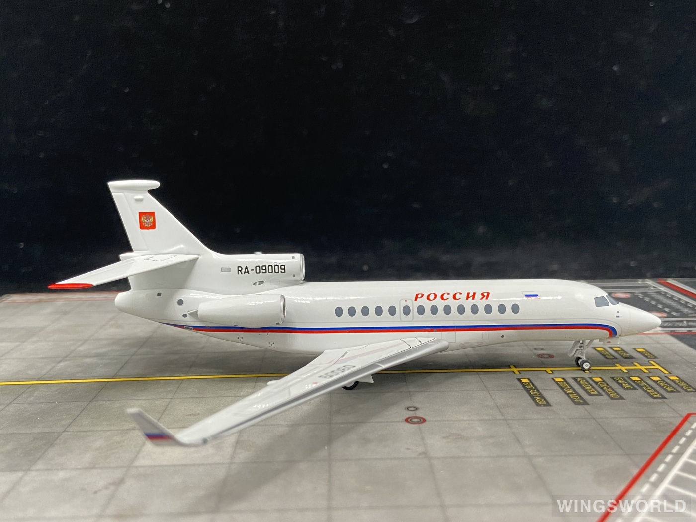 NGmodels 1:200 NG71012 Rossiya Special Flight Detachment Dassault Falcon 7X RA-09009