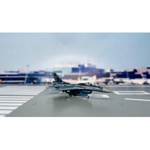 JASDF 日本航空自卫队 Mitsubishi F-2 23-8111  WA22007 Gulliver 1:200