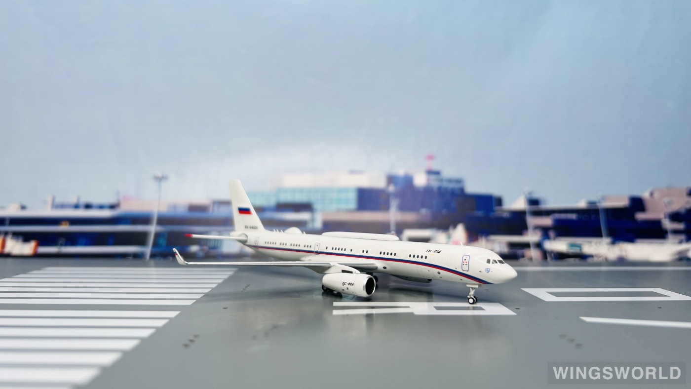 Pandamodel 1:400 52315 Russia State Transport Company Tupolev Tu-204 RA-64530