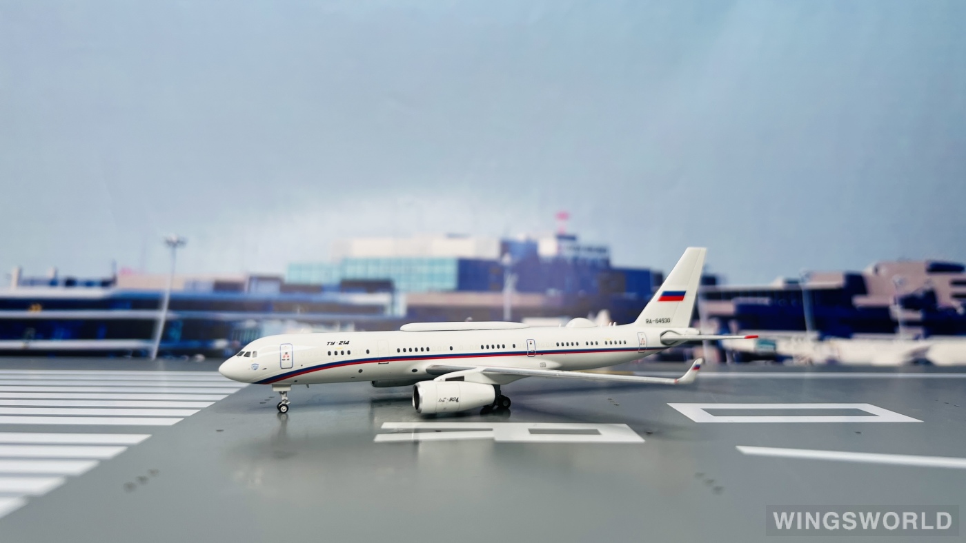 Pandamodel 1:400 52315 Russia State Transport Company Tupolev Tu-204 RA-64530