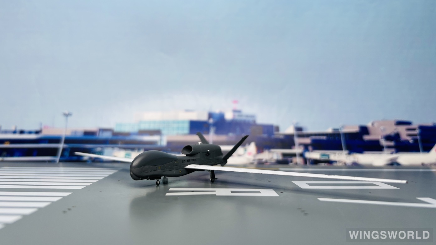Avioni-X 1:200 AV200001 USAF 美国空军 Northrop Grumman RQ-4 042022