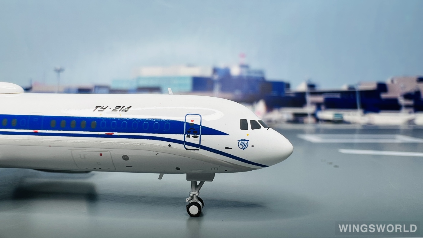 Pandamodel 1:400 52314 Russian Air Force 俄罗斯空军 Tupolev Tu-204 RA-64523