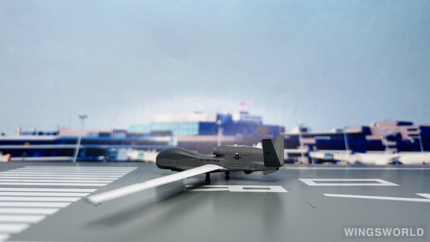 Avioni-X 1:200 AV200001 USAF 美国空军 Northrop Grumman RQ-4 042022