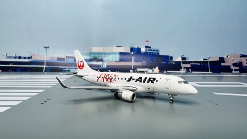 EW4170005 Japan Airlines 日本航空Embraer ERJ-170-100STD