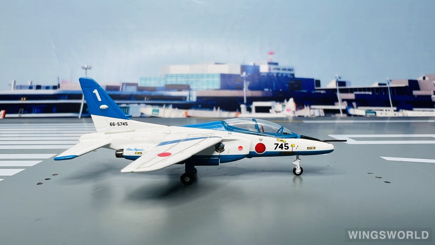 Gulliver 1:200 WA22014 JASDF 日本航空自卫队 Kawasaki T-4 66-5745