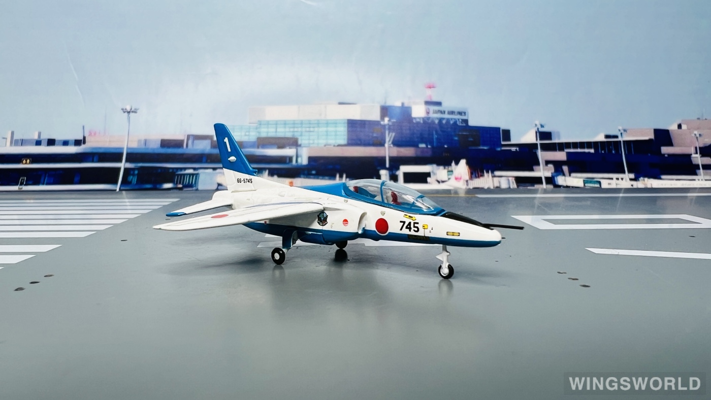 Gulliver 1:200 WA22014 JASDF 日本航空自卫队 Kawasaki T-4 66-5745