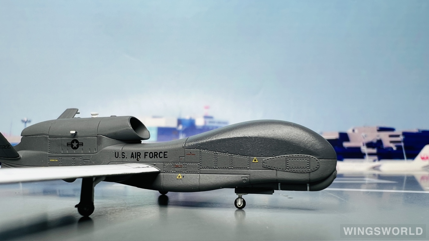 Avioni-X 1:200 AV200001 USAF 美国空军 Northrop Grumman RQ-4 042022