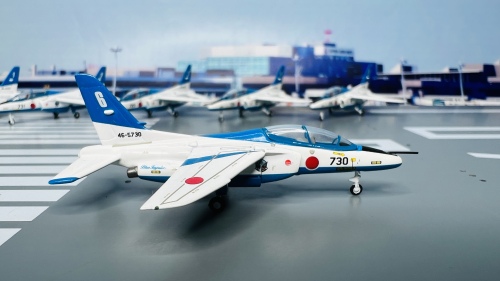 JASDF 日本航空自卫队 Kawasaki T-4 46-5730  WA22019 Gulliver 1:200