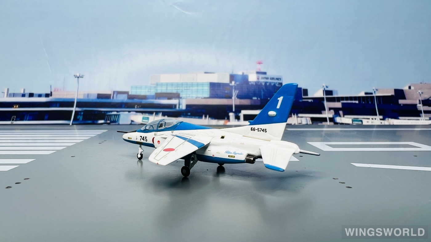 Gulliver 1:200 WA22014 JASDF 日本航空自卫队 Kawasaki T-4 66-5745