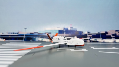 USAF 美国空军 Northrop Grumman RQ-4 042018  AV200005 Avioni-X 1:200